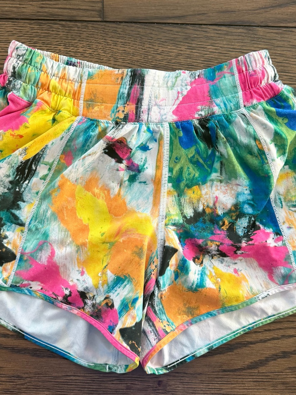Lululemon hotty hot shorts high rise 4” size 4